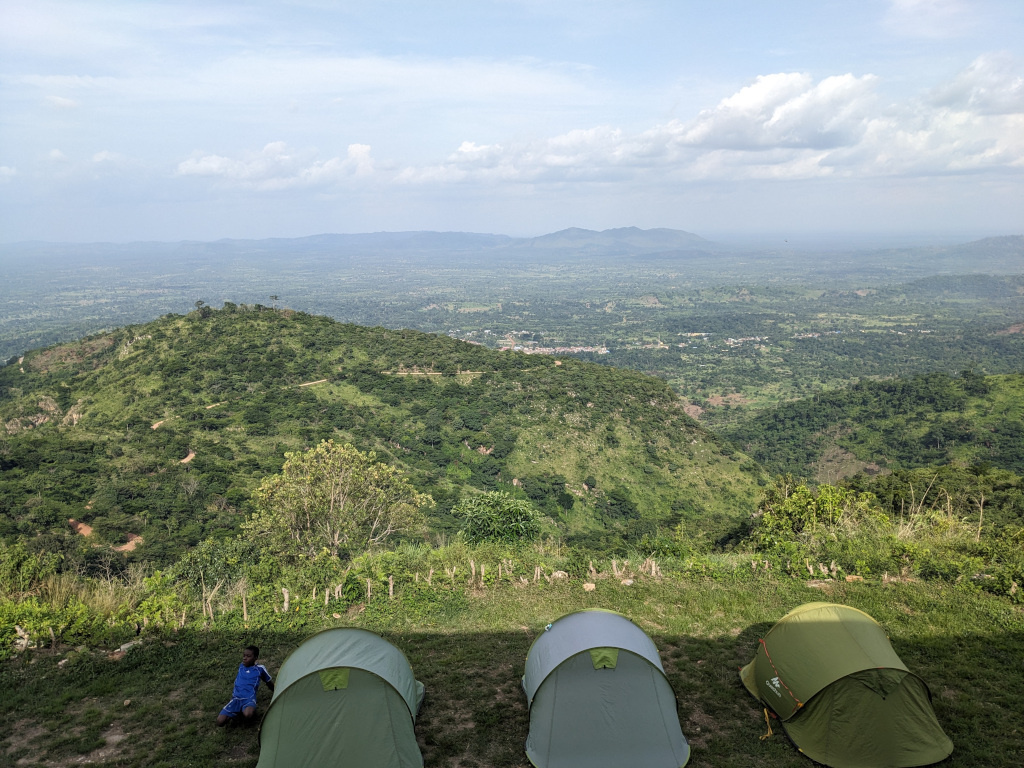 Camping avec vue sur Kpele Agavé et la plaine